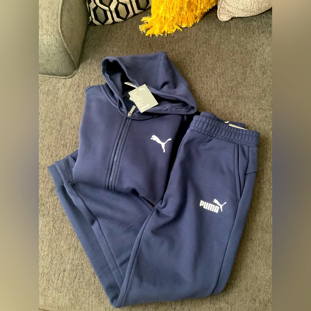 *New* Men’s Puma Sweatsuit